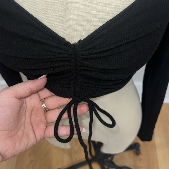 Zara women’s Black Long Sleeve Ruched Top size small - Picture 5 of 8